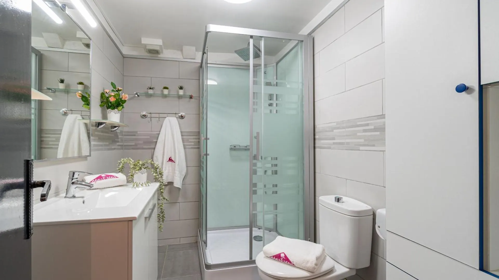 Basic Comfort Apartment Pattaya 0158 Empuriabrava