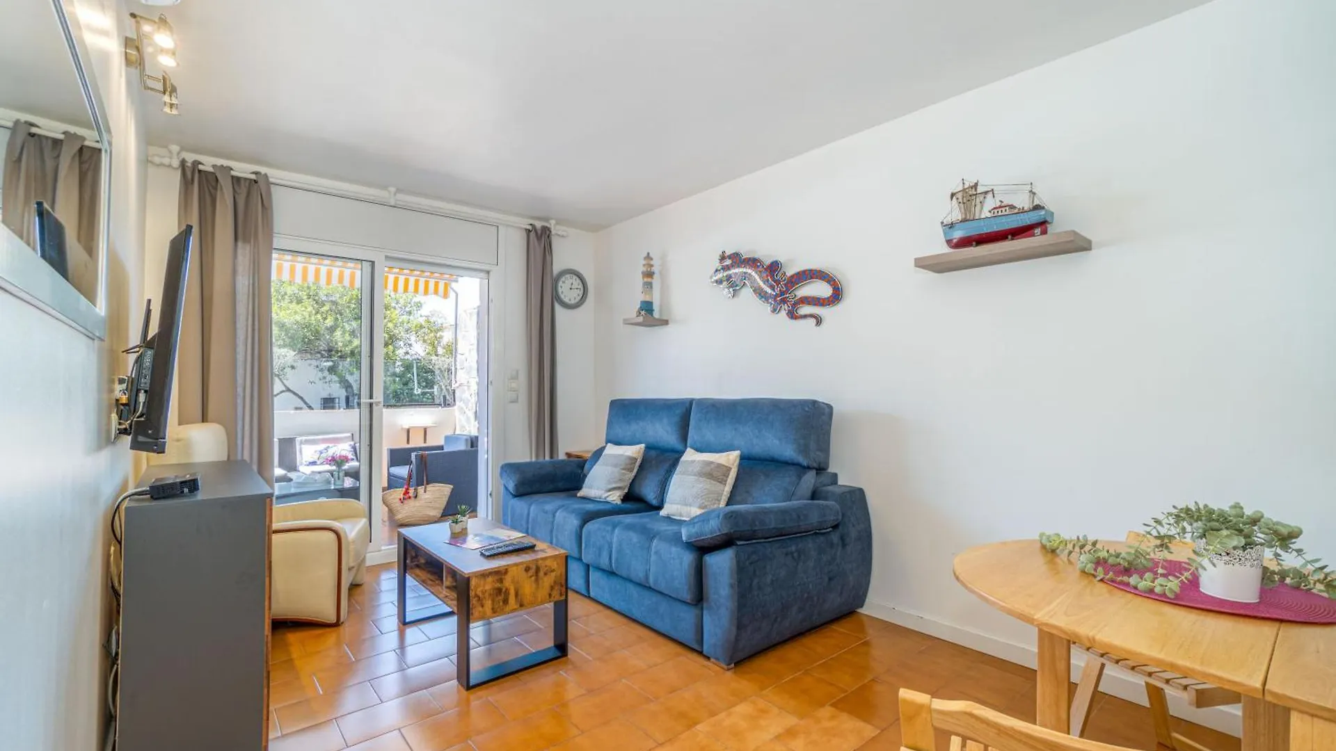 Basic Comfort Apartment Pattaya 0158 Empuriabrava Spanien