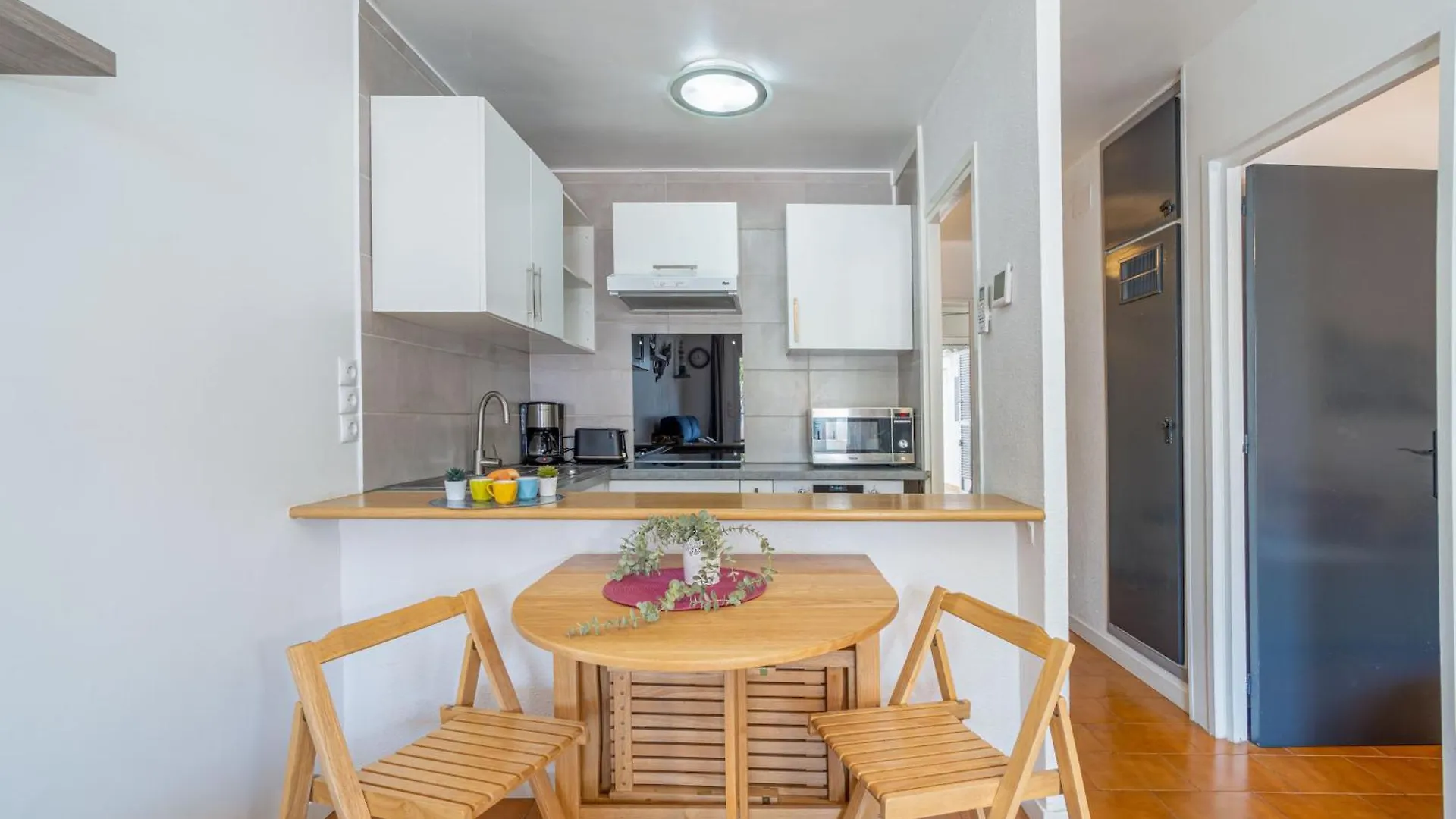 Basic Comfort Apartment Pattaya 0158 Empuriabrava
