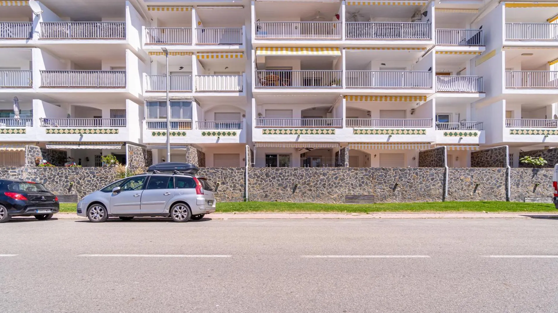 Basic Comfort Apartment Pattaya 0158 Empuriabrava